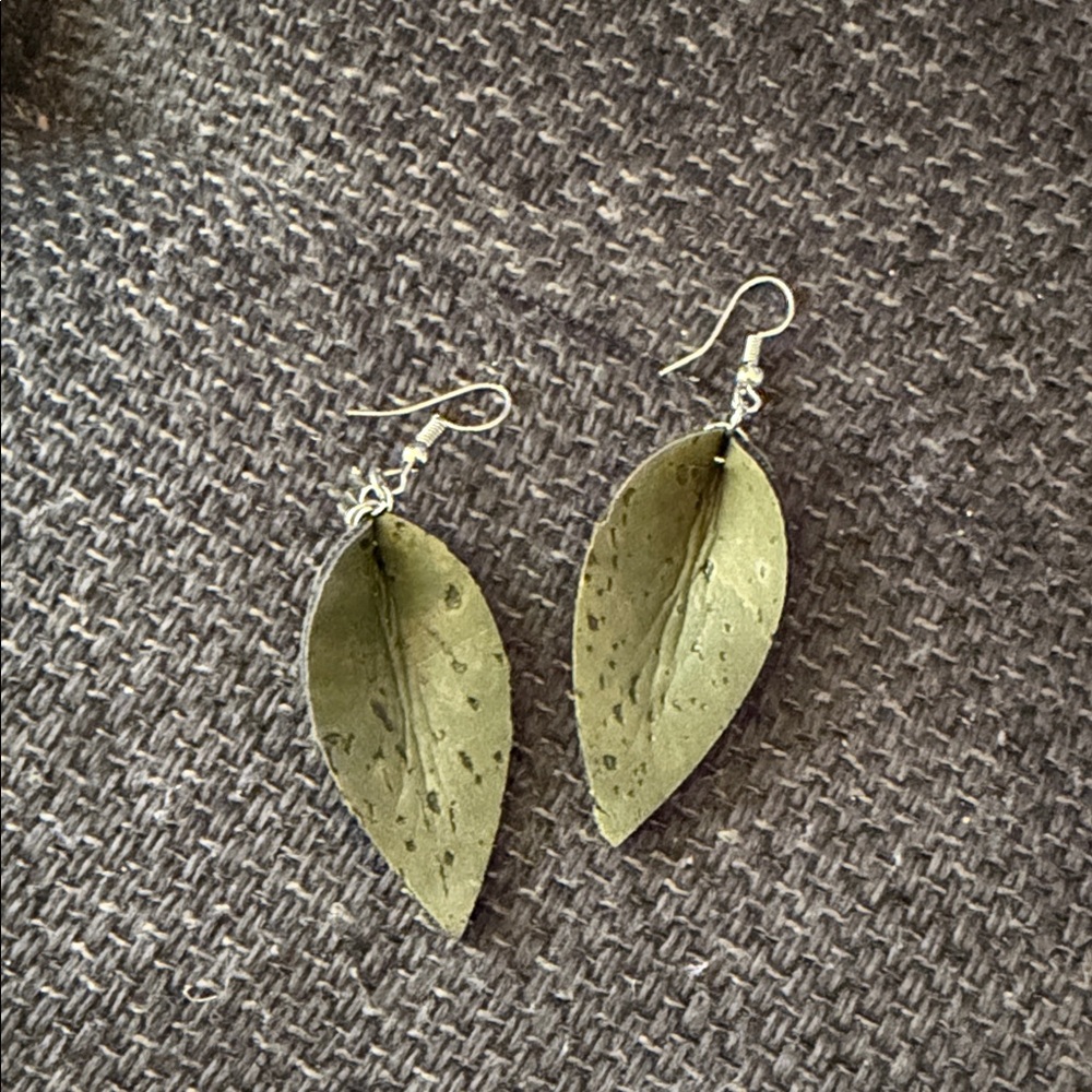 Elegant Leaf-Shaped Green Earrings